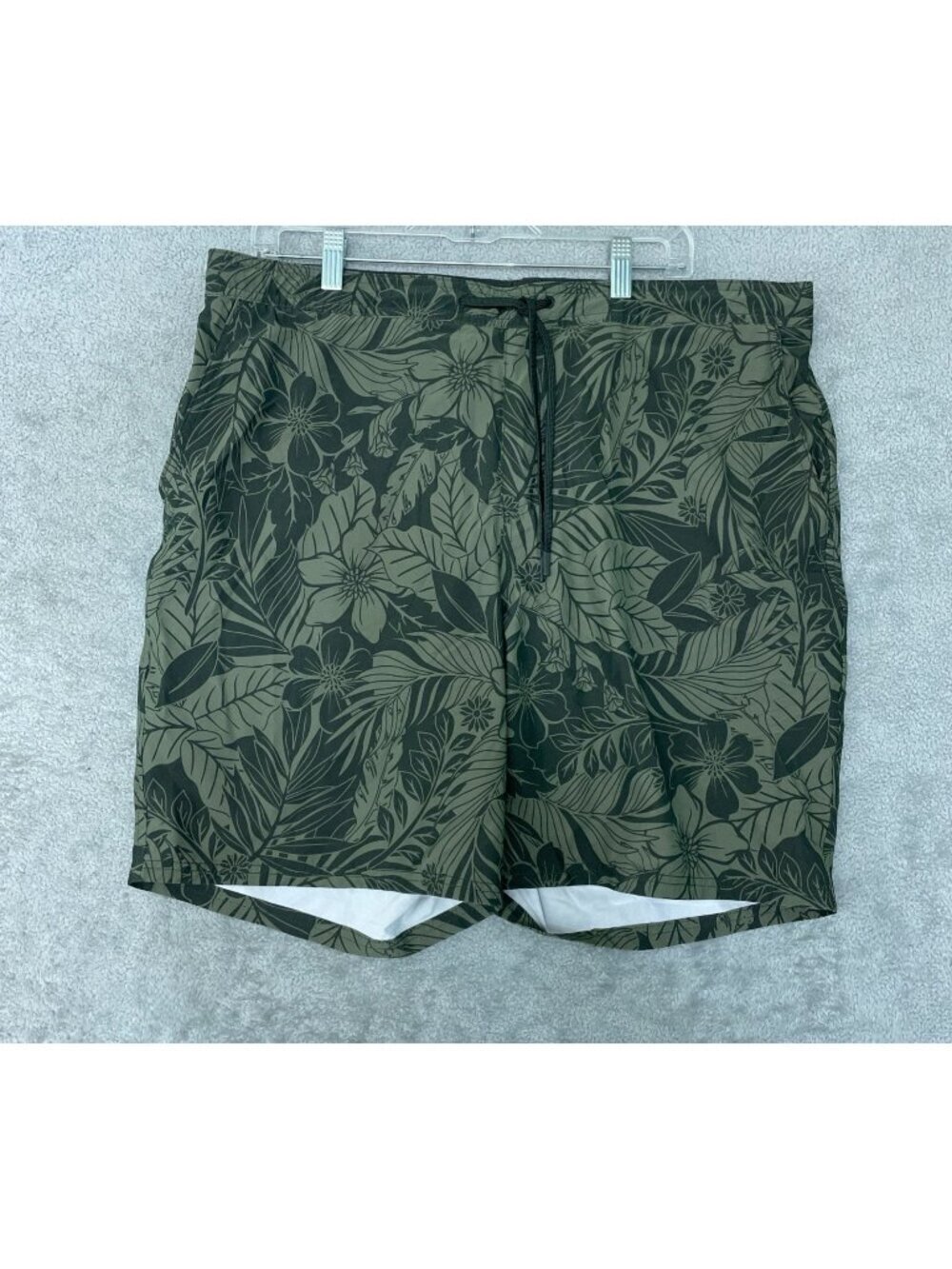 NWT Kirkland Signature Men's XL Swim Shorts Green Floral Print
